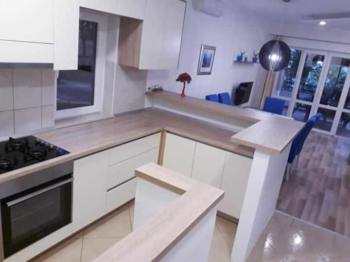 Lux Ground Apartment - Makarska Exterior photo